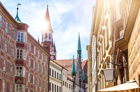 Altstadt Münchens bei Sonnenlicht  | © Gettyimages.com/querbeet