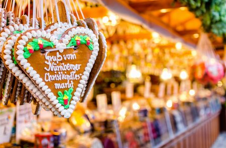 Ein Lebkuchenherz auf dem Nuernberger Christkindlesmarkt | © Gettyimages.com/Juergen Sack