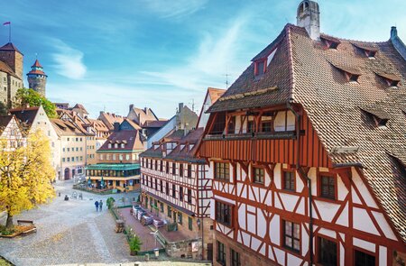 Altstadt von Nuernberg am sonnigen Herbsttag | © Gettyimages.com/neirfy