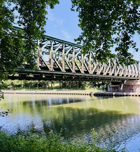 Brücke über einen Kanal in Oberhausen | © Michelle Khan