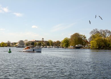 Blick auf die Havel und die Altstadt von Potsdam, Brandenburg, Deutschland | © Gettyimages.com/ah_fotobox