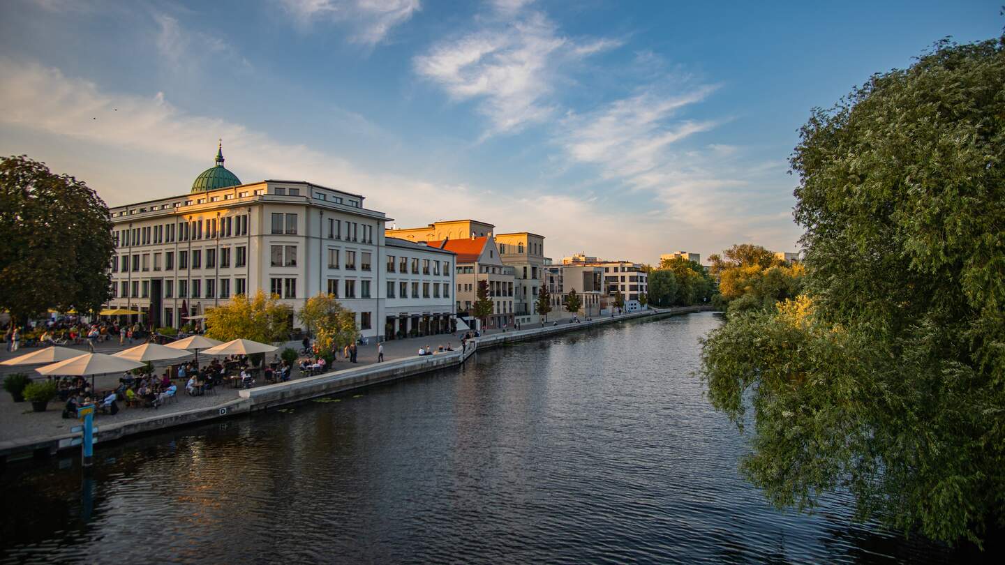Blick auf die Havel in Potsdam im Sommer bei Sonnenuntergang | © Gettyimages.com/Danny Breuker