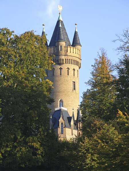 Flatowturm am späten Nachmittag Babelsberg, Potsdam | © Gettyimages.com/typo-graphics