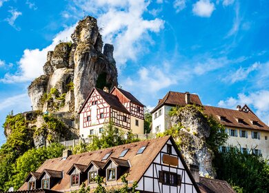 Landschaft und Altstadt bei Tuchersfeld | © Gettyimages.com/FooTToo