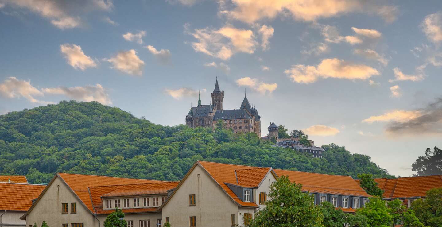 Schloss Wernigerrode im Sonnenuntergang | © Gettyimages.com/vencavolrab