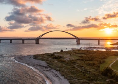 Fehmarnsundbrücke auf der Insel Fehmarn | © Gettyimages.com/jotily