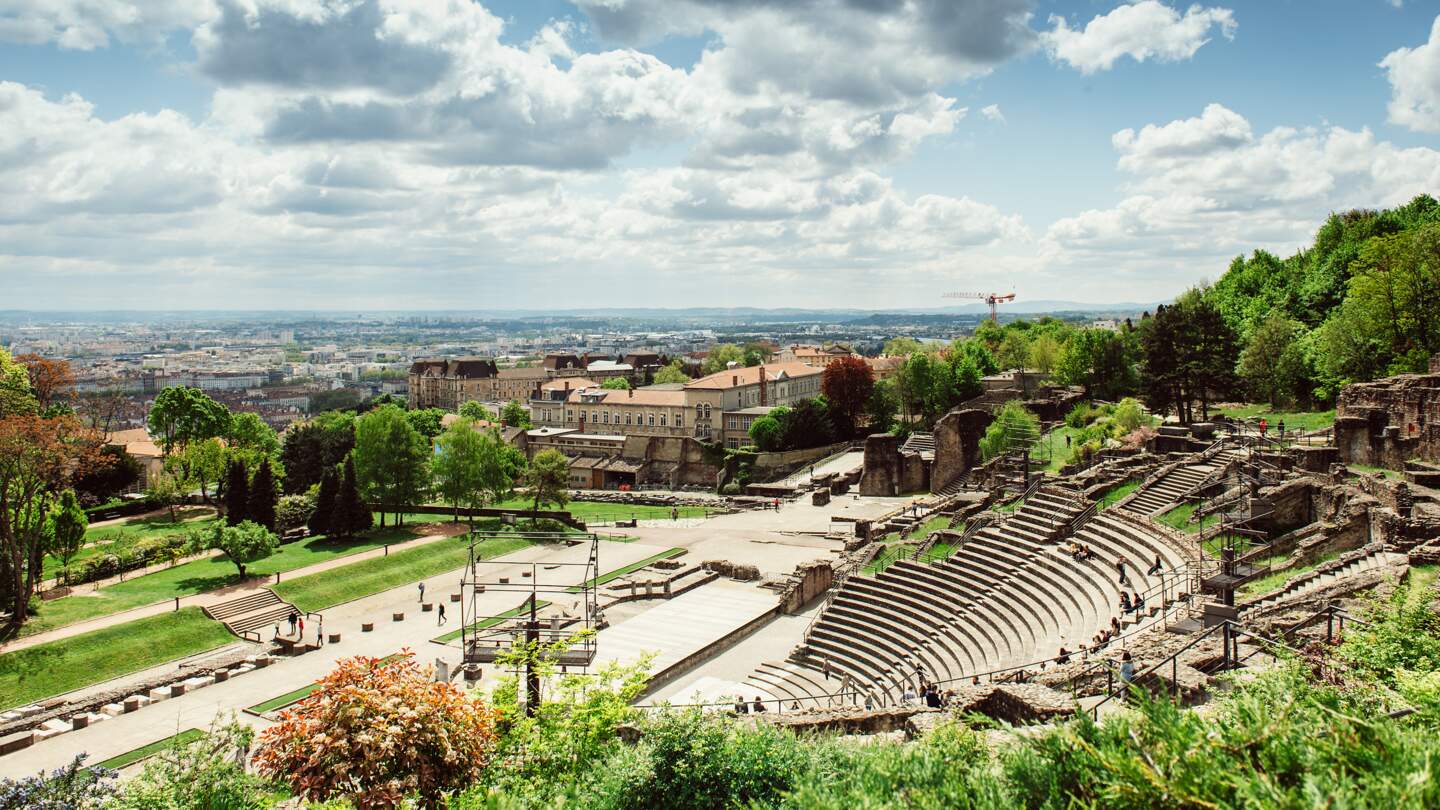 Blick auf ein römisches Amphitheater in Lyon | © Gettyimages.com/AdrianHancu