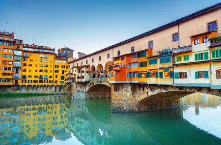 Blick auf Ponte Vecchio in Florenz | © Gettyimages.com/adisa