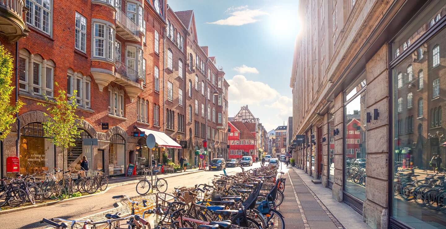 Eine schoene Strasse in der Altstadt von Kopenhagen | © Gettyimages.com/Viacheslav Chernobrovin