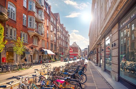 Eine schoene Strasse in der Altstadt von Kopenhagen | © Gettyimages.com/Viacheslav Chernobrovin