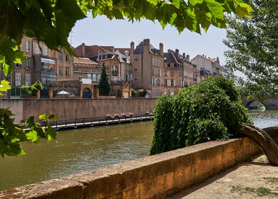 Blick auf die Mosel in Metz in der Altstadt, Lothringen, Frankreich | © Gettyimages.com/Wirestock