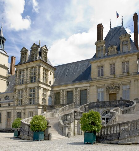 Hof des Schlosses Fontainebleau | © Gettyimages.com/CaraMaria