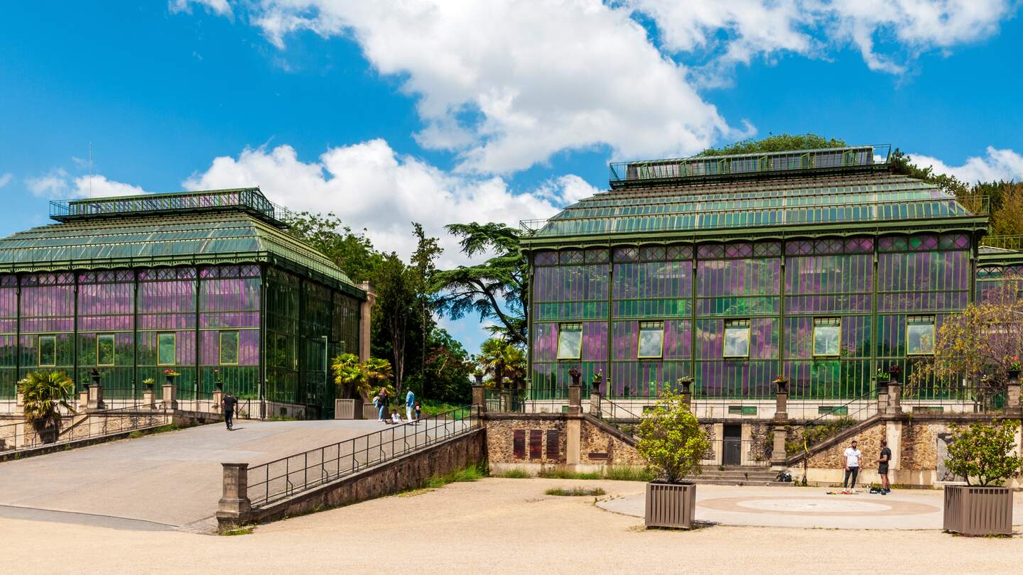 Historische Gewächshäuser im Botanischen Garten In Paris | © GettyImages.com/legna69
