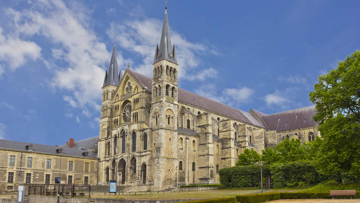 Bild von der Basilika Saint Remi in Reims, Stadt in Frankreich in der Champagne | © Gettyimages.com/walencienne