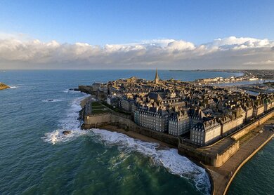 Luftaufnahme Saint Malo Französisch Bretagne | © GettyImages.com/	dam bisman