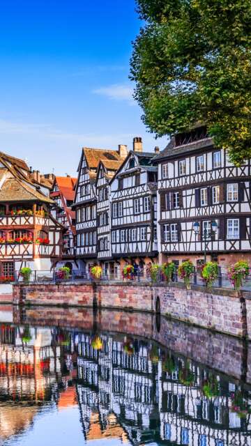 Die Architektur von Strassburg mit Haeuserfassaden aus Fachwerk  | © Gettyimages.com/SCStock