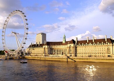 Blick auf London und das London Eye ueber die Themse | © Gettyimages.com/Thinkstock Images