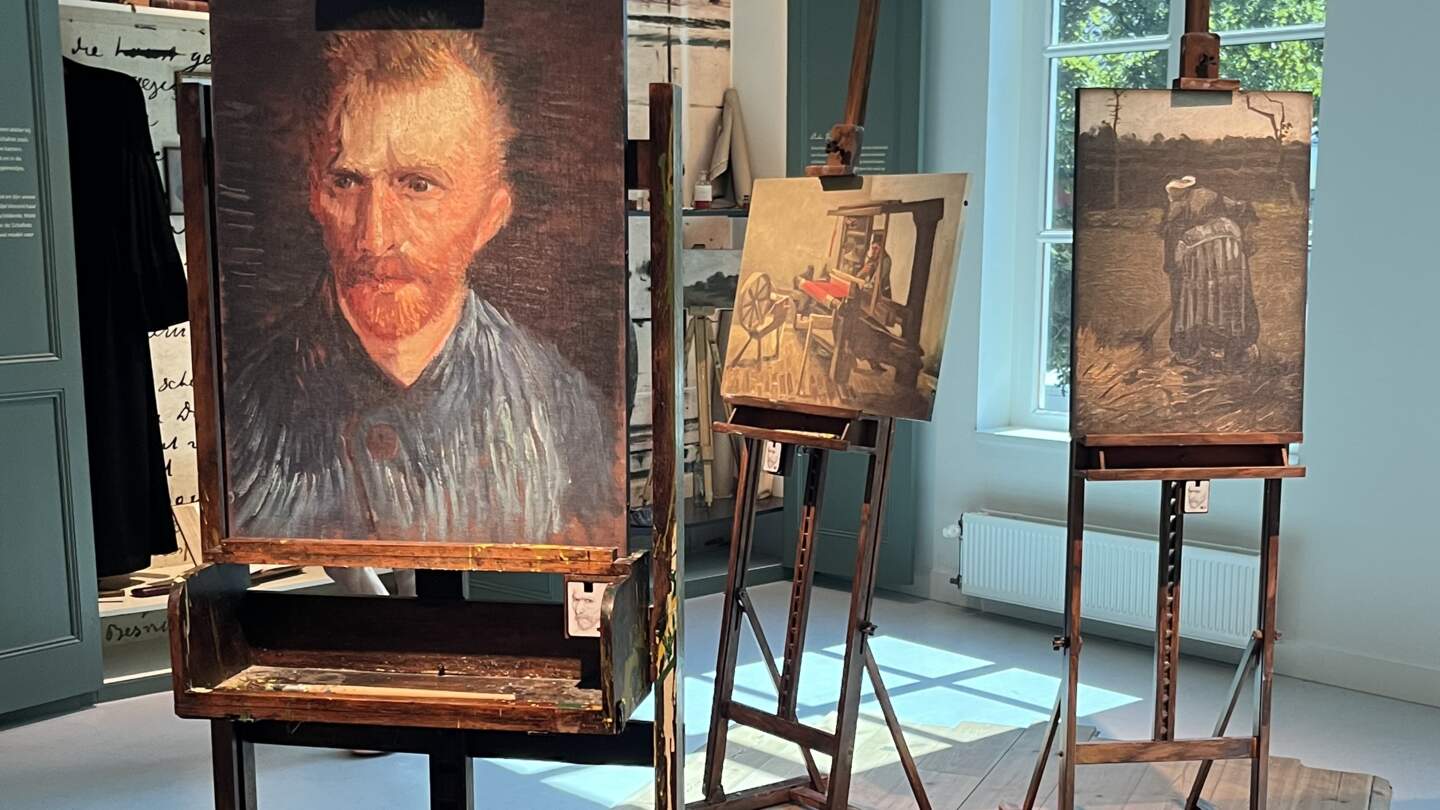 Ein Portrait von van Gogh wird im van Gogh Village Museum in Nuenen inszeniert | © Laura Müller