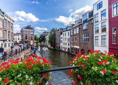 Blick über den Kanal von Utrecht zwischen Häuserfassaden | © Gettyimages.com/Klaas Jan Schraa