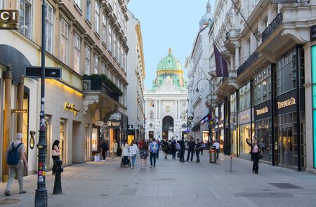 Kohlmarktstrasse im Zentrum von Wien | © Gettyimages.com/Vladislav Zolotov