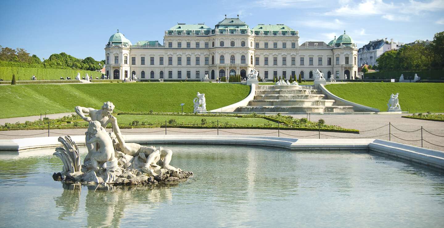 Schloss Oberes Belvedere, bei schoenem Wetter in Wien | © Gettyimages.com/Yarchyk