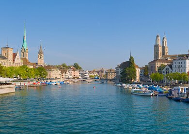 Panorama von Zuerich an einem Sommertag | © Gettyimages.com/SergiyN
