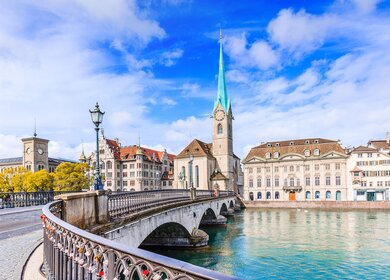 Frau Münsterkirche in Zürich | © © Gettyimages.com/SCStock