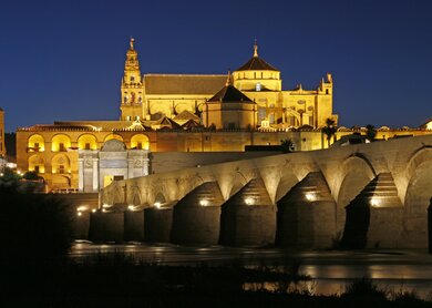 Die Stadt Cordoba am Abend | © pixabay.com