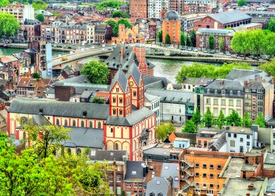 Blick von der Stiftskirche Kirche St. Bartholomäus in Lüttich, Belgien | © GettyImages.com/	Leonid Andronov
