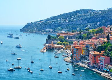 Blick von obe auf den Hafen von Nizza | © Gettyimages.com/alxpin
