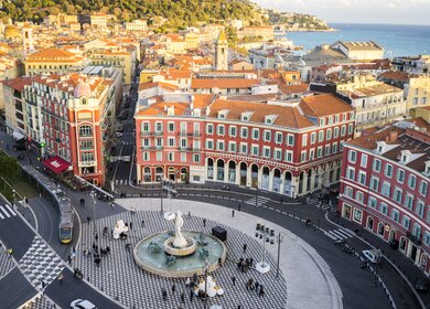 Luftbild von Apollo-Statue, die Place Massena, Nizza | © Gettyimages.com/iAlf