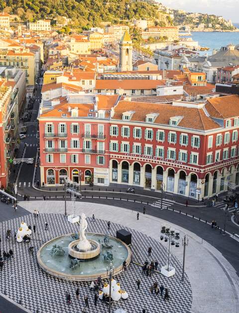 Luftbild von Apollo-Statue, die Place Massena, Nizza | © Gettyimages.com/iAlf