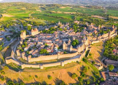 Mittelalterliche Burgstadt Carcassone bei Sonnenuntergang, Frankreich | © Gettyimages.com/gatsi