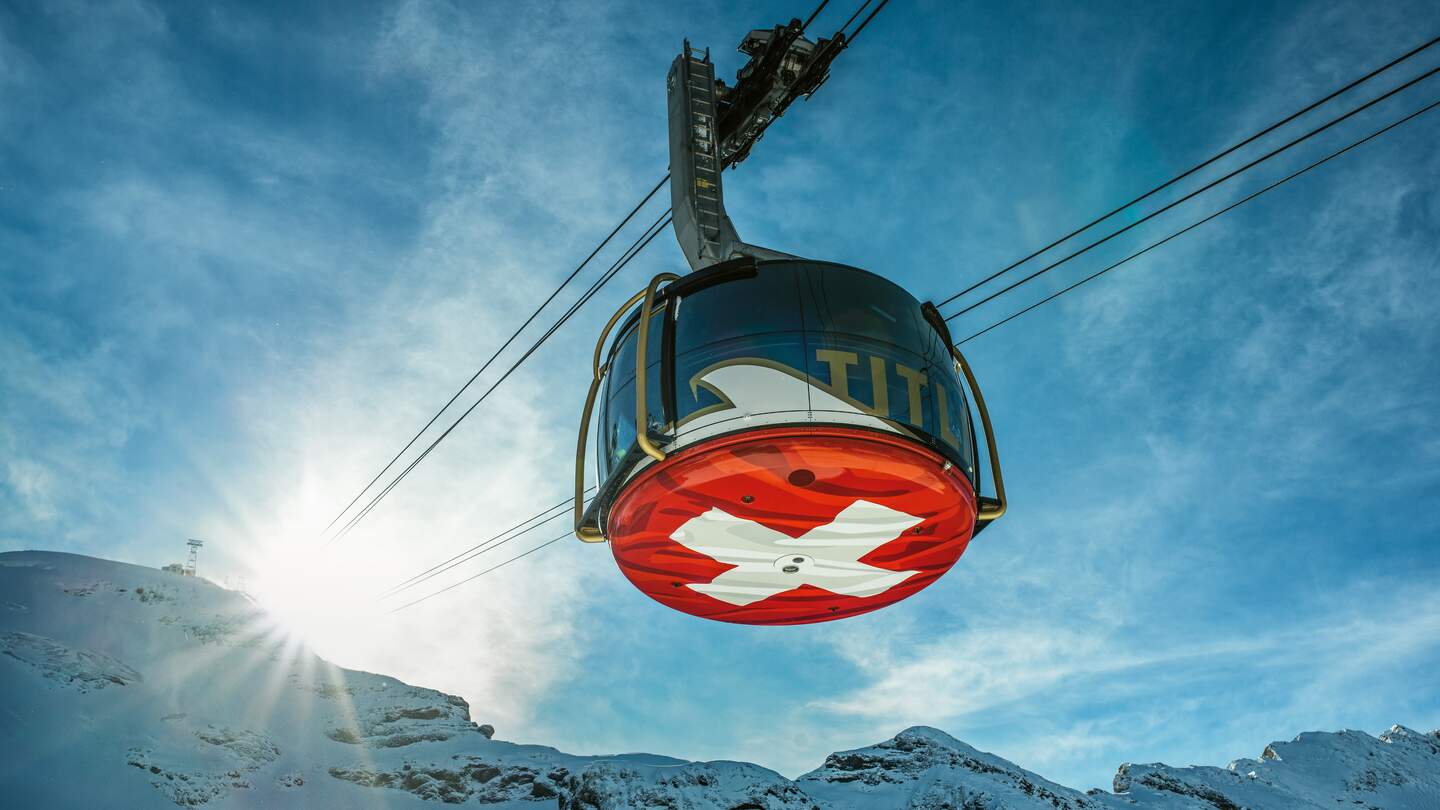 Panorama-Gondelbahn Titlis Rotair auf dem Titlis in der Zentralschweiz | © Titlis Bergbahnen/Roger Gruetter   