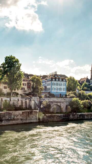 Wettsteinbrücke mit Sicht auf die Altstadt und Kathedrale, Basel | © Schweiz Tourismus