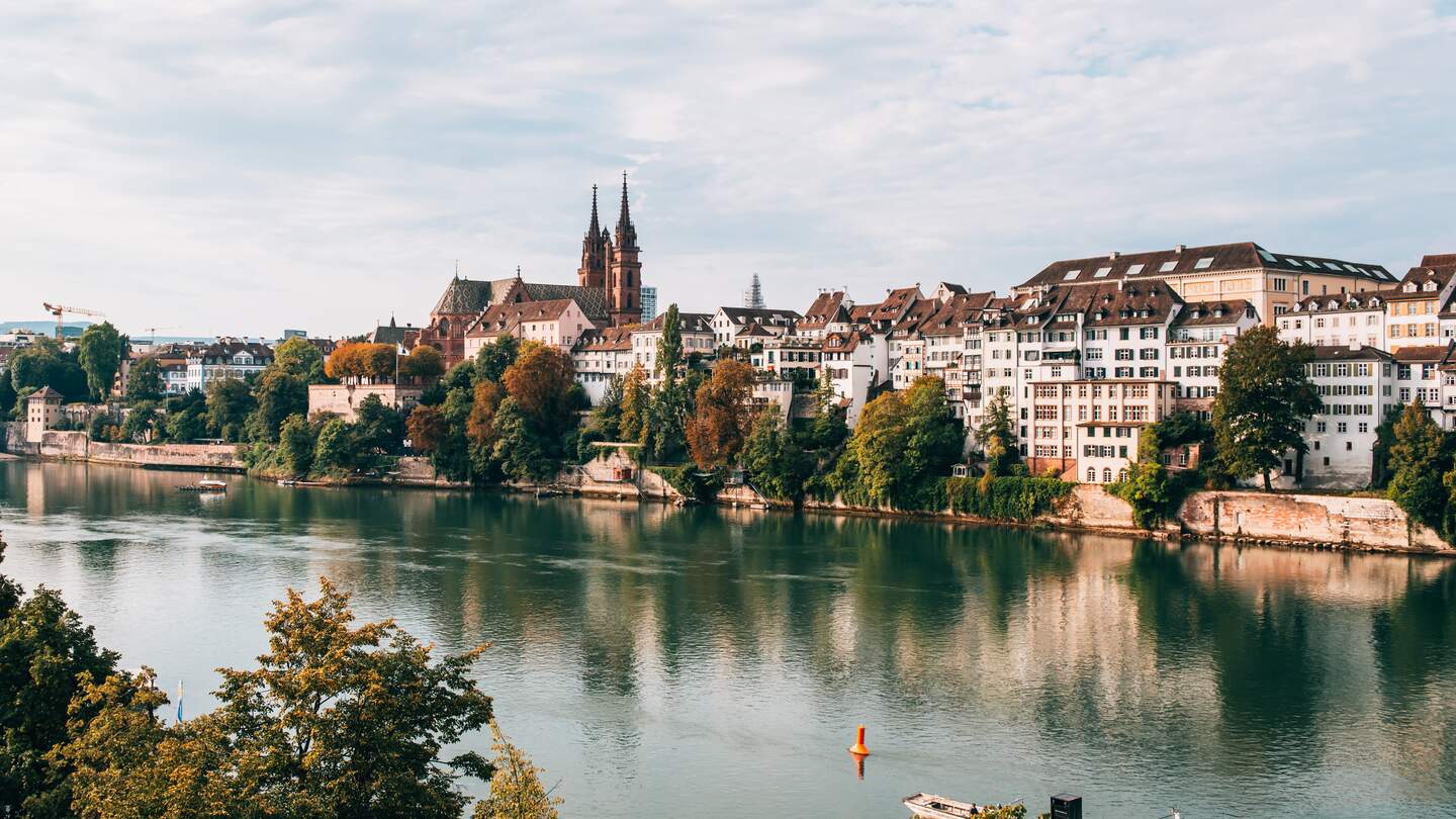 Basel - Stadt am Rhein mit Blick auf Muenster | © Basel Tourismus