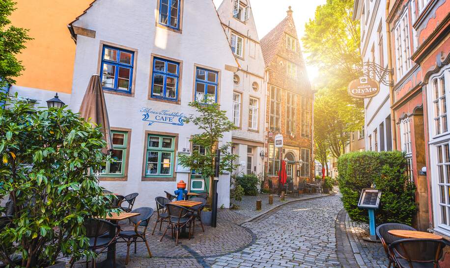 schoene Strasse in Bremen mit huebschen Cafes | © WFB / Melanka Helms-Jacobs