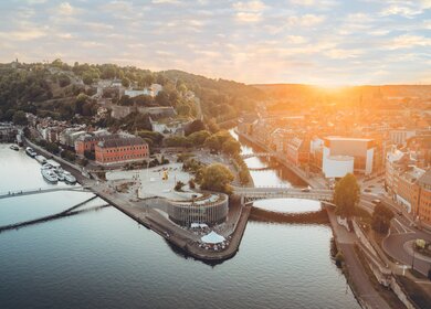 Namur Stadtansicht bei Sonnenuntergang | © Agence Voila