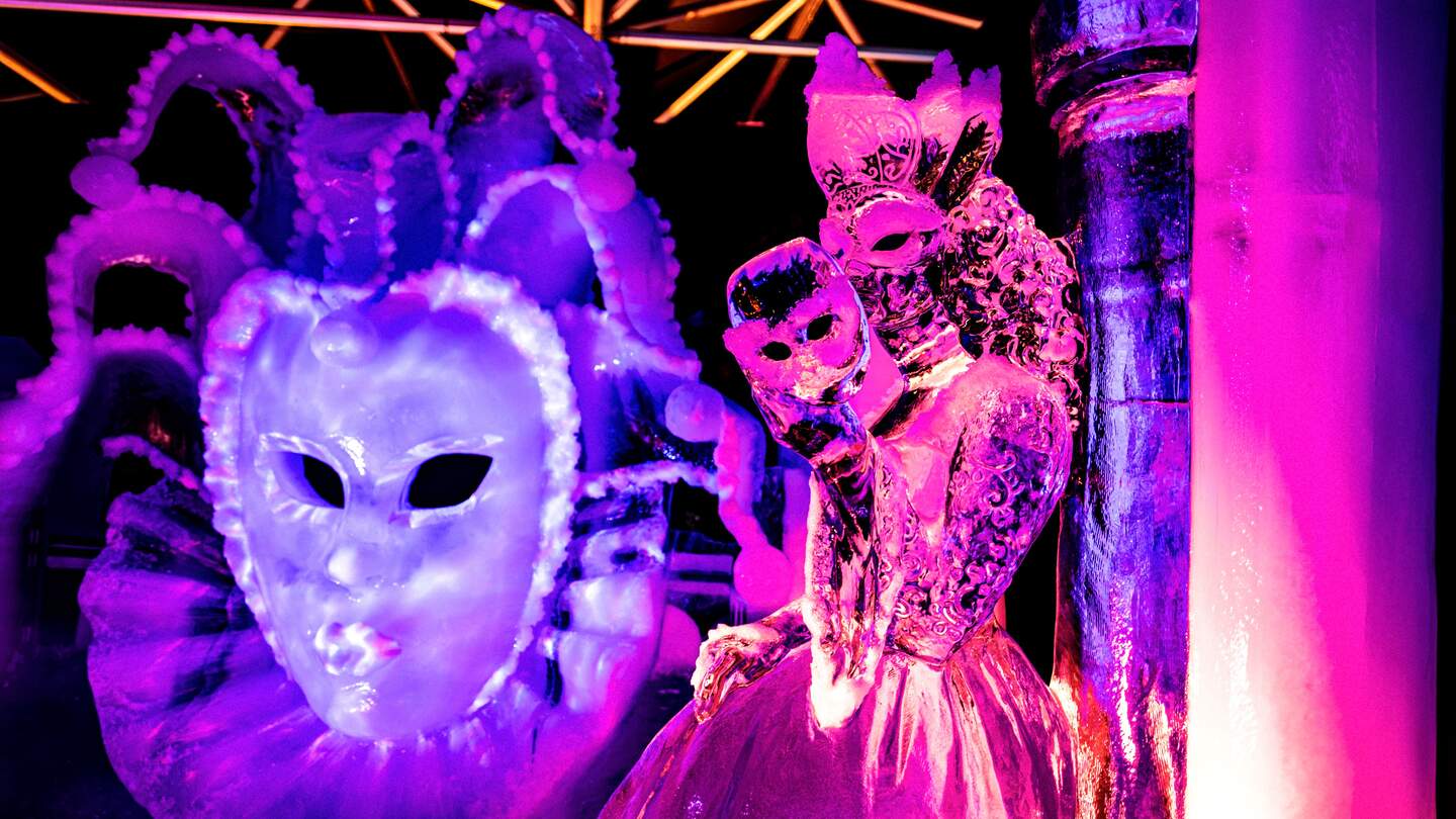 Eiswelt Oberhausen Skulptur | © © Sculptura Events Karnavalsmarken Skulptur in der Eiswelt in Oberhausen | © © Sculptura Events