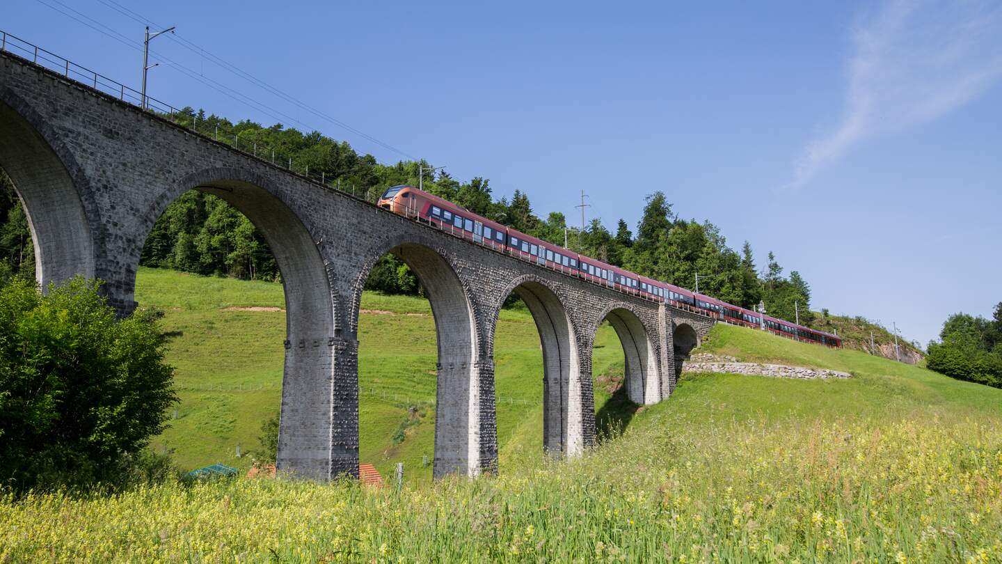 Voralpen-Express bei Hoffeld | © Markus Schälli
