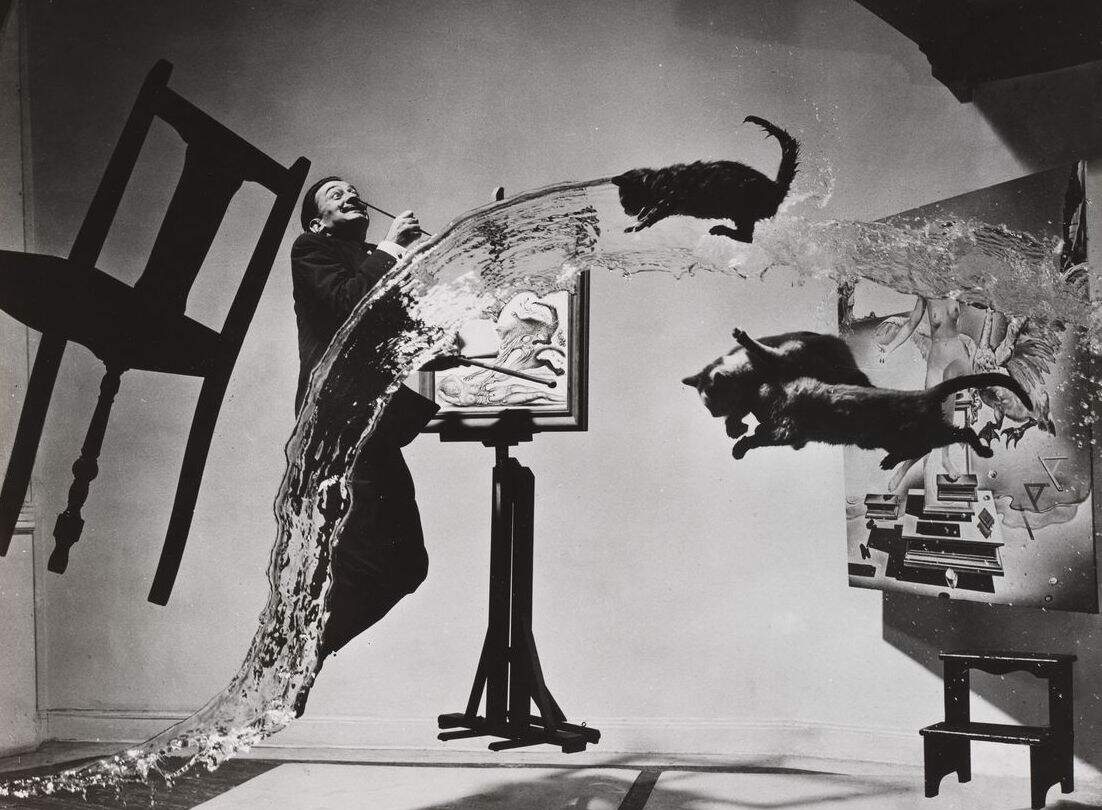Philippe Halsmann Dalí Atomicus ca. 1948 Staatsgalerie Stuttgart | © Philippe Halsmann, Dalí Atomicus, ca. 1948, Staatsgalerie Stuttgart © VG Bild-Kunst, Bonn 2026