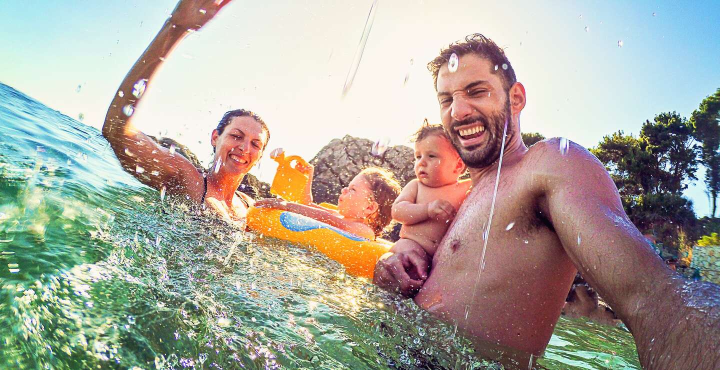 Abenteuerlicher Urlaub mit der Familie | © © Gettyimages.com/gdinMika