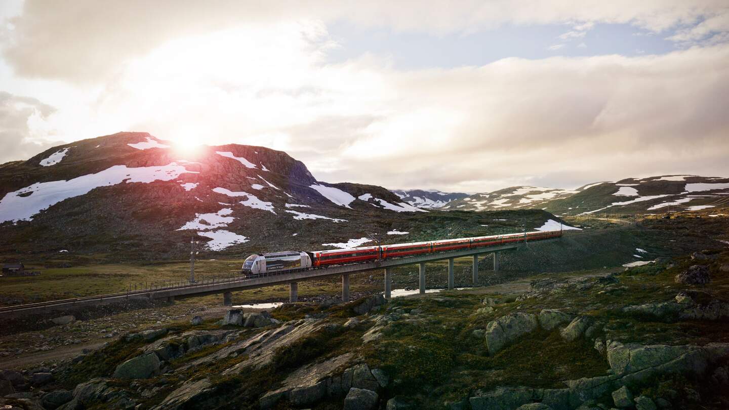 Landschaft in Norwegen mit Bergbahn | © Oivind Haug