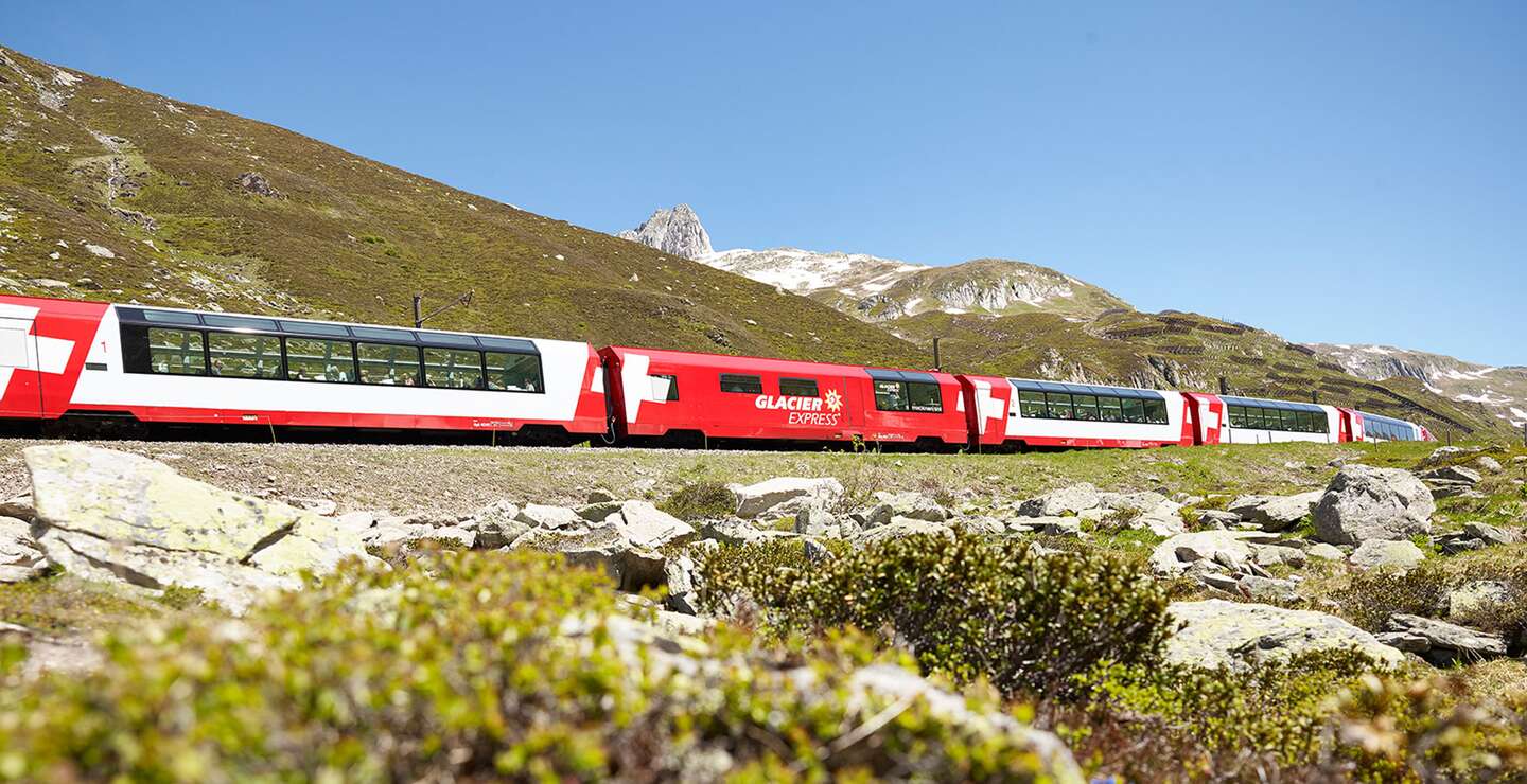 Glacier Express passiert den Oberalb-Pass | © © Glacier Express AG/Stefan Schlumpf