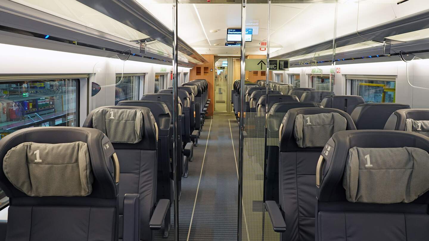 ICE 3neo Baureihe 408 - Innenaufnahme - 1. Klasse | © Deutsche Bahn AG / Volker Emersleben
