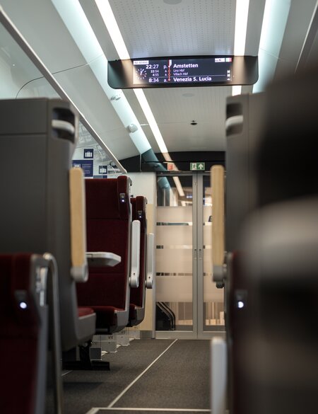 Ansicht der Sitze in der Economy Class im ÖBB Nightjet der neuen Generation  | © ÖBB/Harald Eisenberger