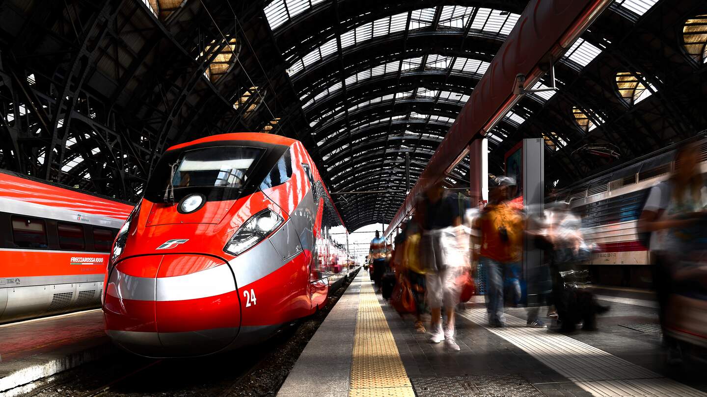 Frecciarossa am Bahnhof - bereit zum Einsteigen für die Italienreise | © Trenitalia/luggiceccon