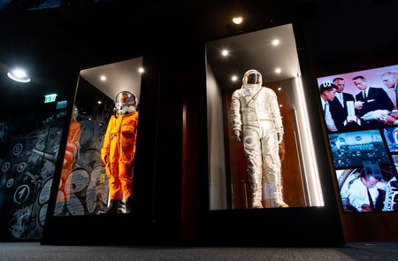 Cold War Museum Berlin-Astronaut-vs-Kosmonaut | © COLD WAR MUSEUM Berlin