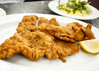 Traditionelles Wiener Schnitzel | © Gettyimages.com/Rrrainbow
