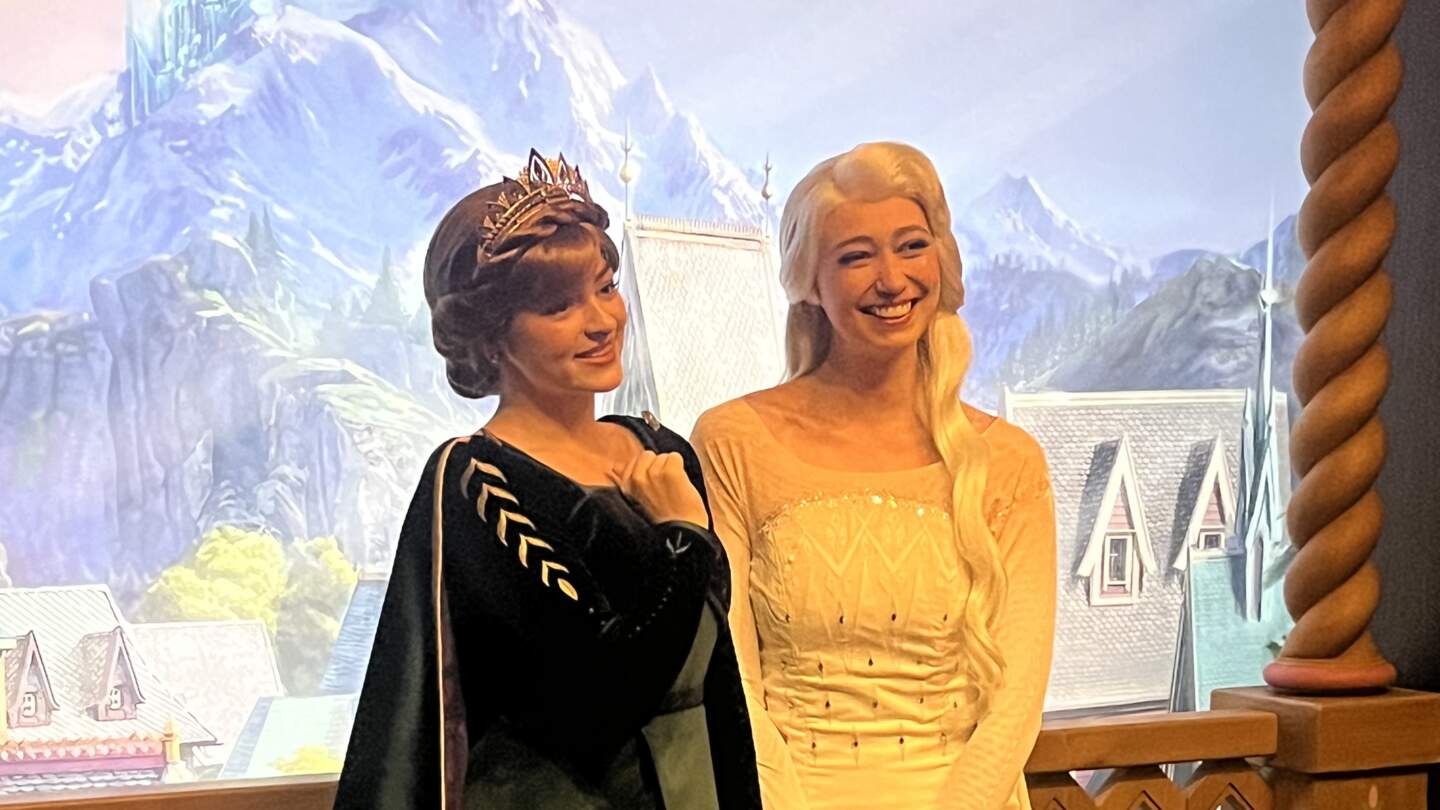 Treffen mit den Charakteren Anna und Elsa aus Frozen | © Irina Nischwitz